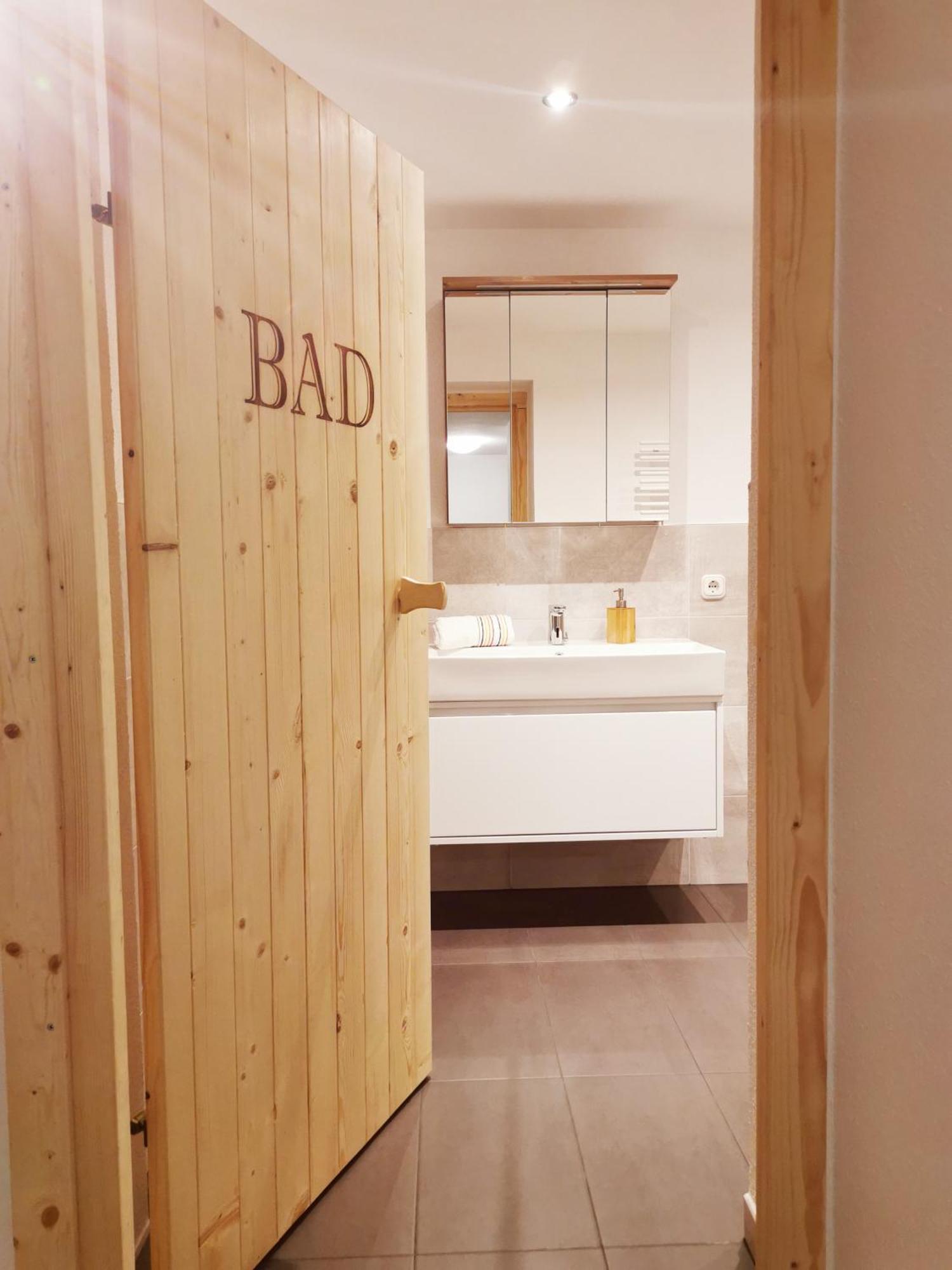 Appartements Hoepfl เวสเทนดอร์ฟ ภายนอก รูปภาพ